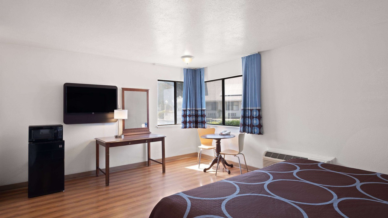 Photo of Bedroom in Dunnigan