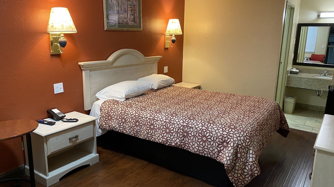 Photo of Bedroom in Longfellow