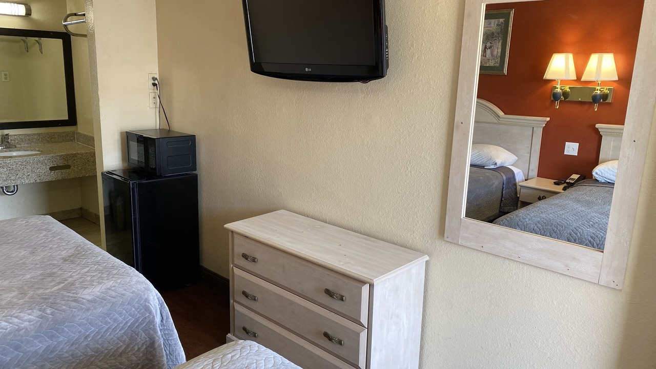 Photo of Bedroom in Longfellow