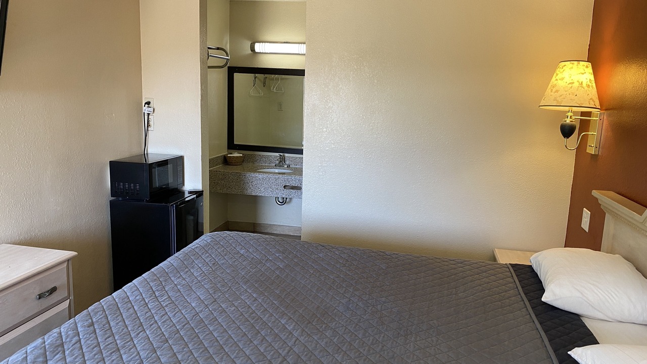 Photo of Bedroom in Longfellow