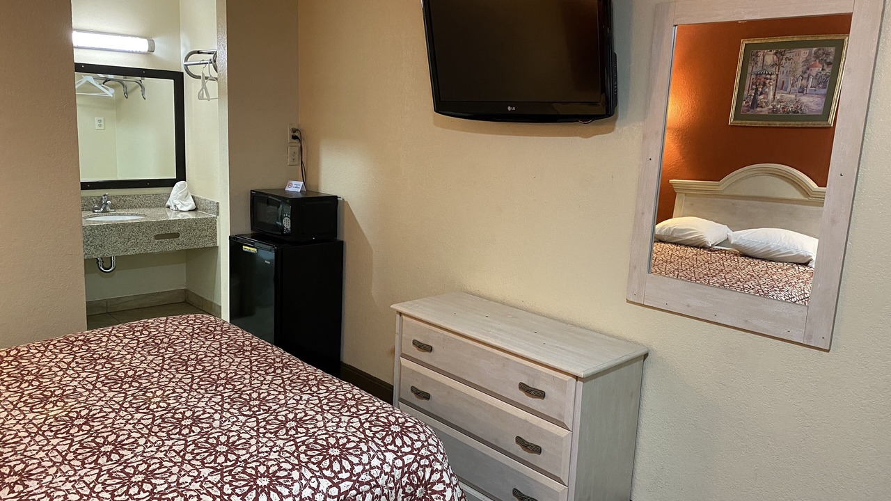 Photo of Bedroom in Longfellow