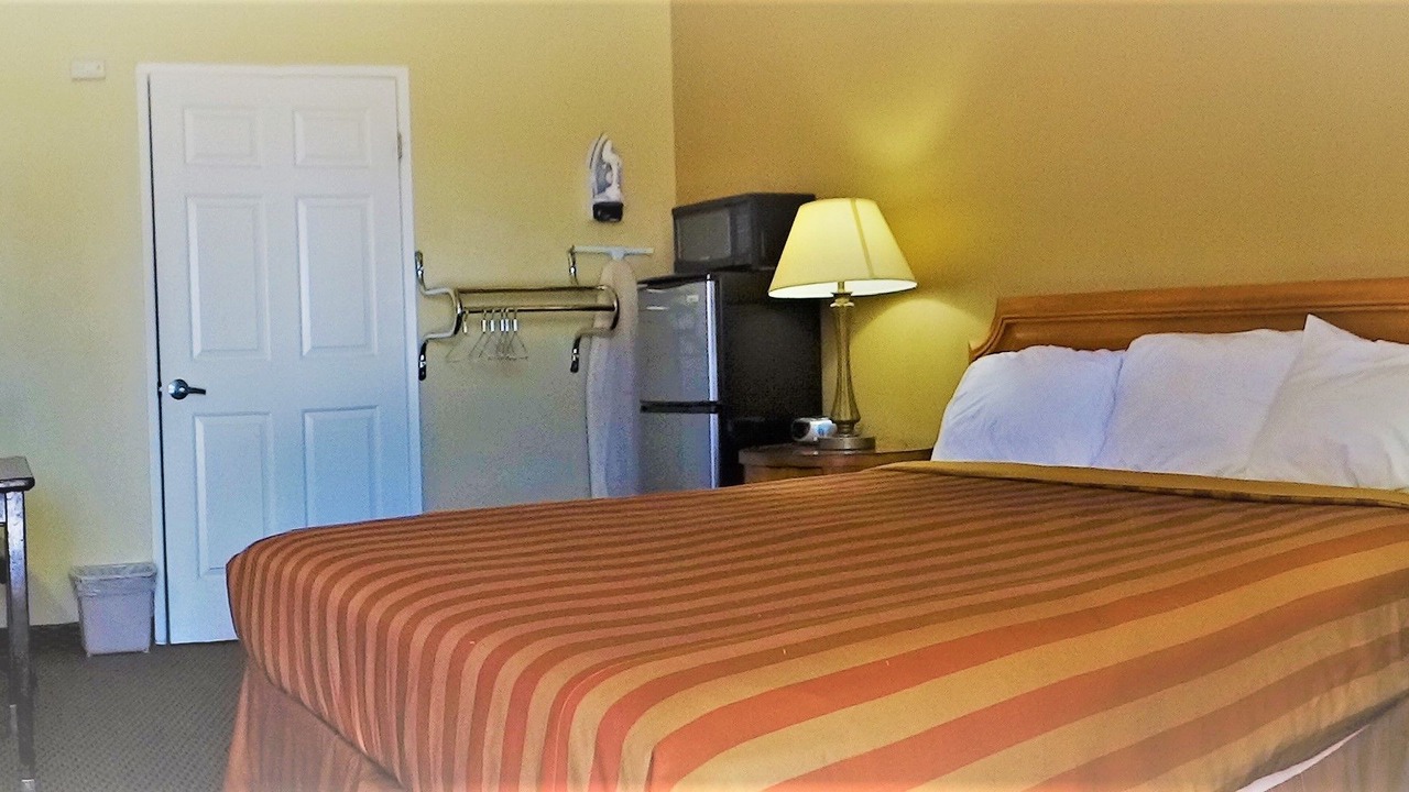 Photo of Bedroom in Mojave