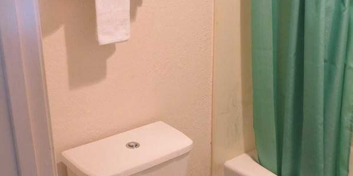 Photo of Bathroom in Redwood Oaks