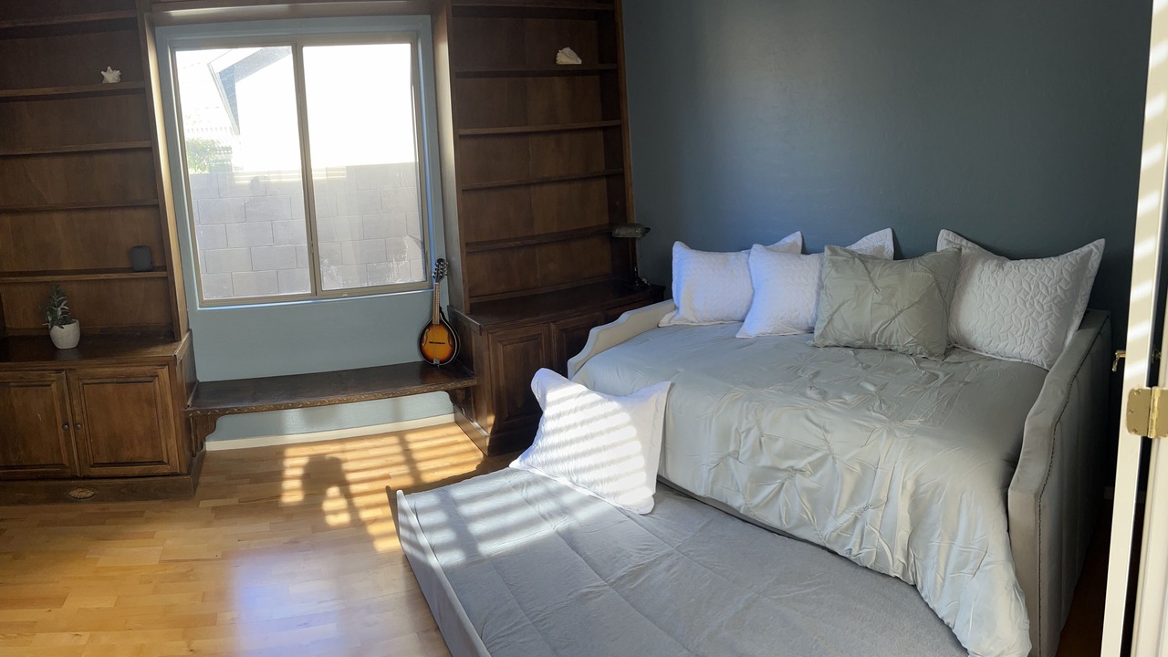 Photo of Bedroom in Foothills Reserve