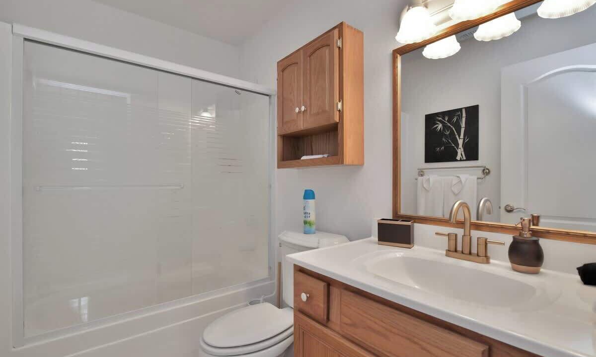 Photo of Bathroom in Lynx Mountain View Estates