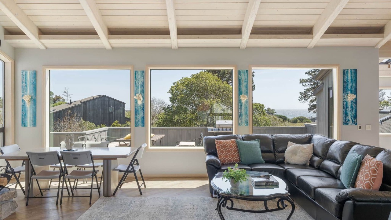 Photo of Livingroom in Sea Ranch