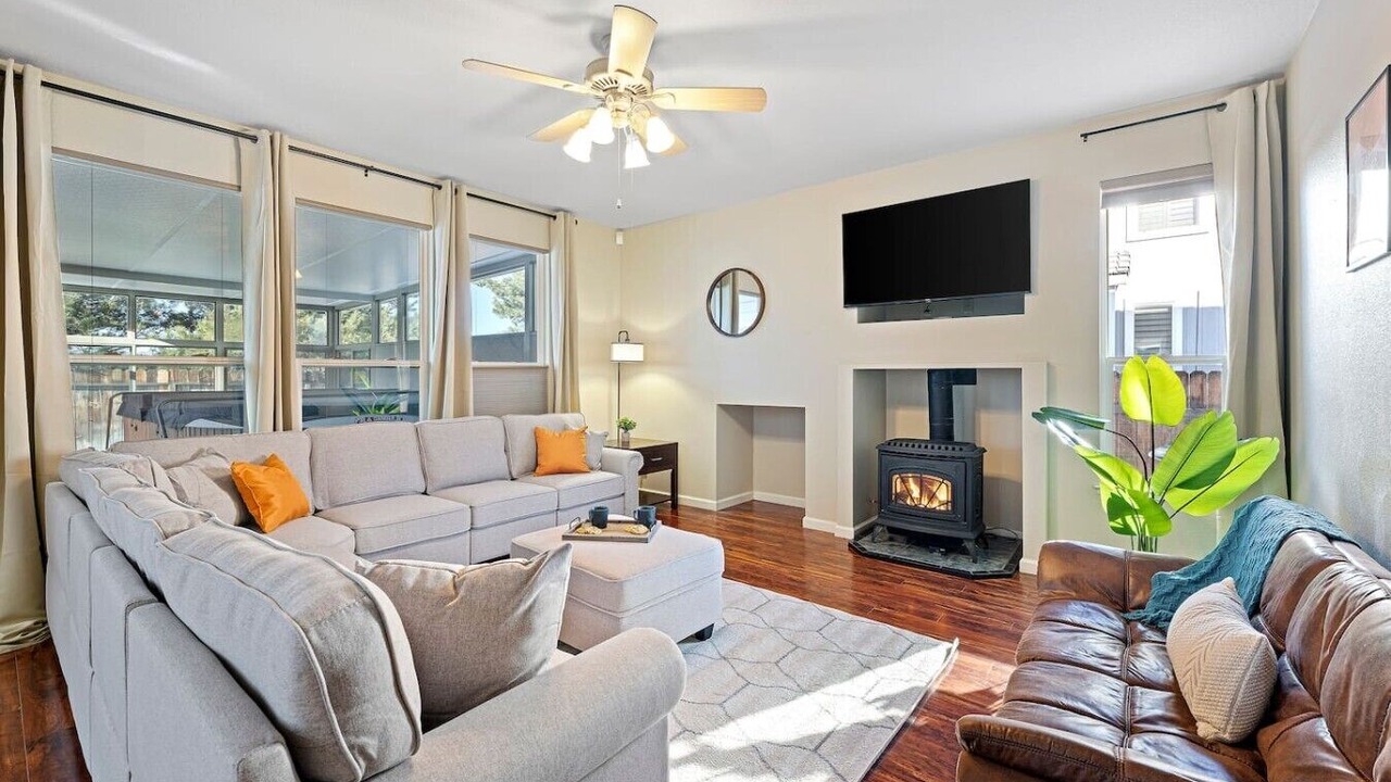 Photo of Livingroom in Sparks