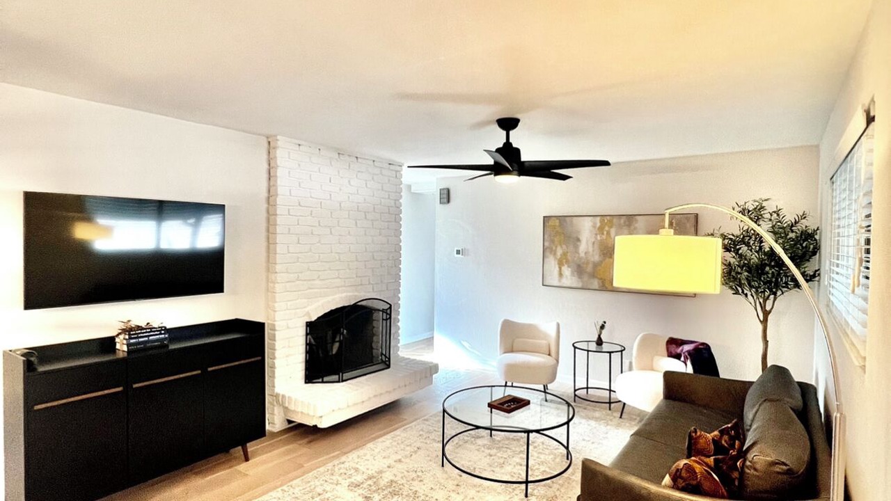 Photo of Livingroom in Napa