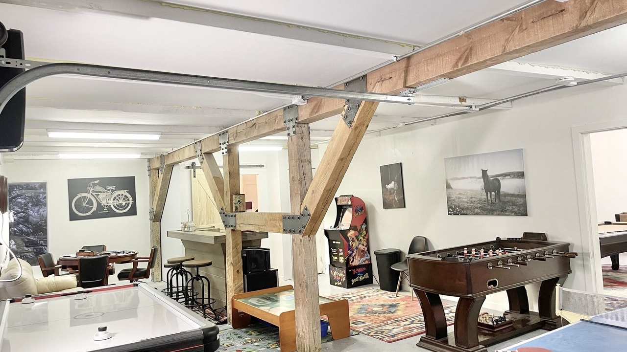 Photo of Bedroom in Oak Knoll Village