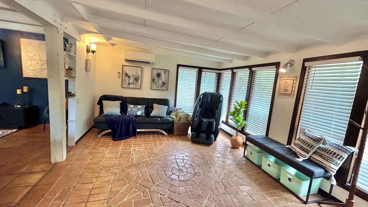 Photo of Livingroom in Oak Knoll Village