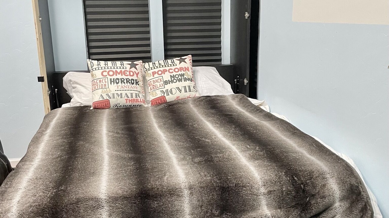 Photo of Bedroom in Oak Knoll Village