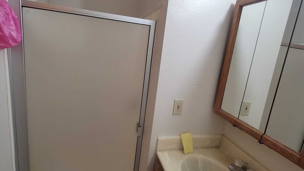 Photo of Bathroom in Lamanda Park