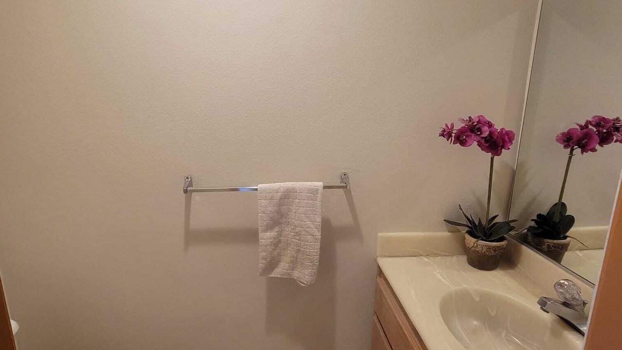 Photo of Bathroom in Lamanda Park