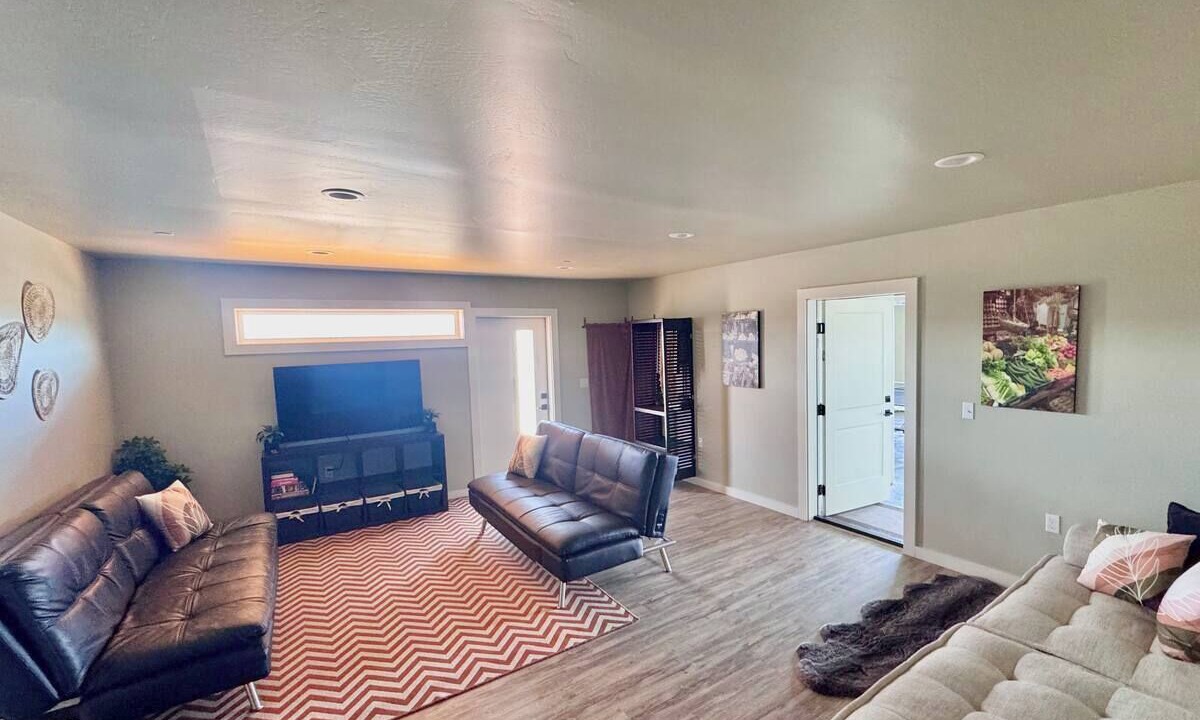 Photo of Livingroom in Rohnerville