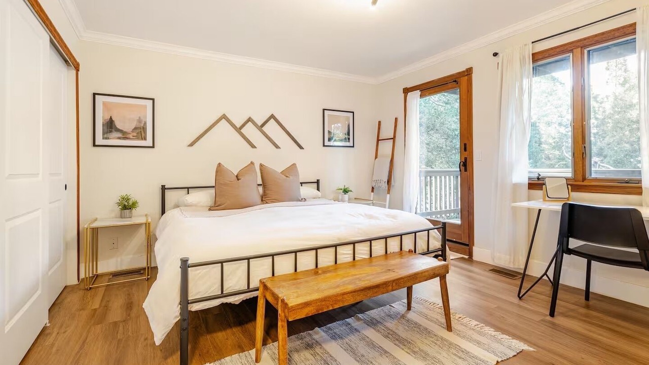 Photo of Bedroom in Crestline