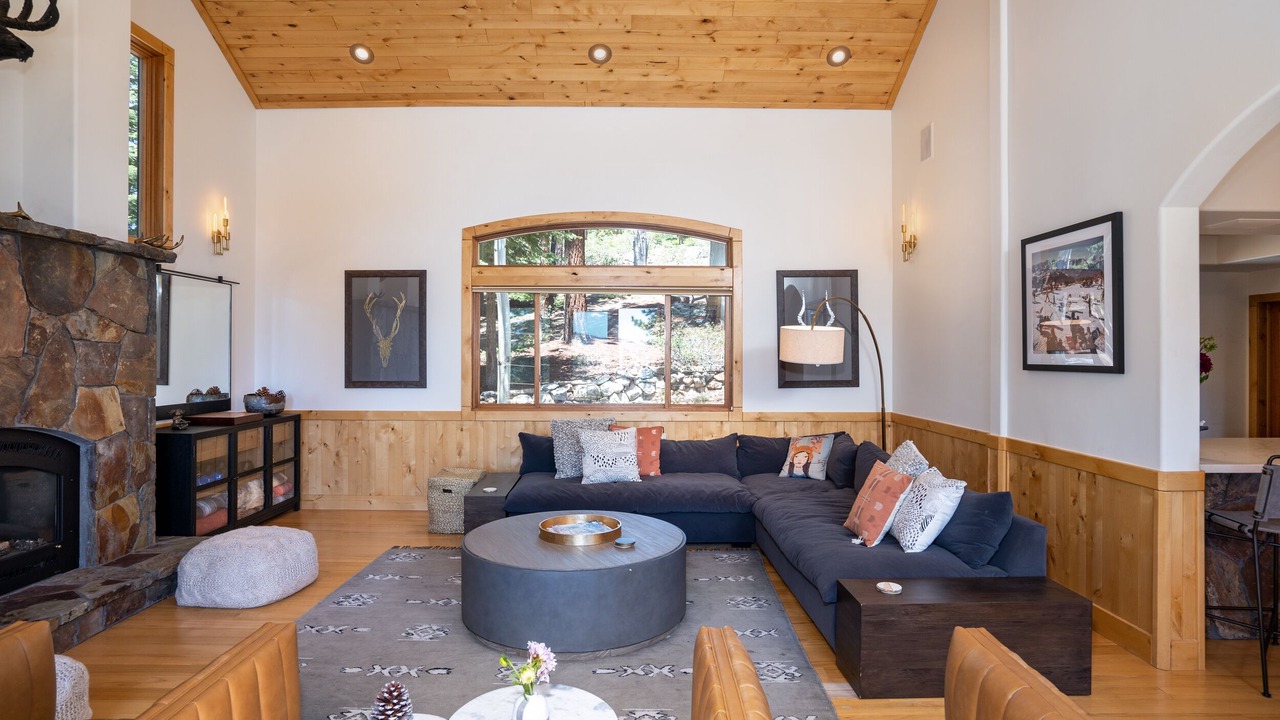 Photo of Livingroom in Truckee