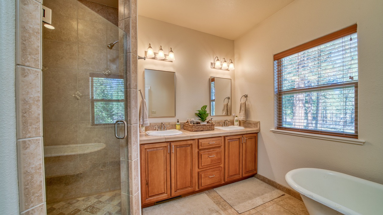 Photo of Bathroom in Iron Horse