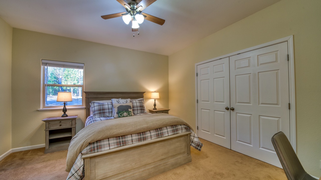 Photo of Bedroom in Iron Horse