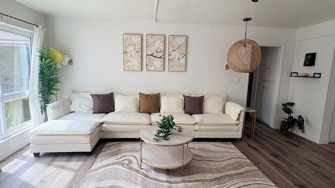 Photo of Livingroom in Fox Hills