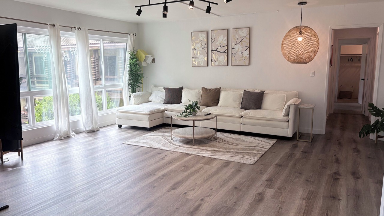 Photo of Livingroom in Fox Hills