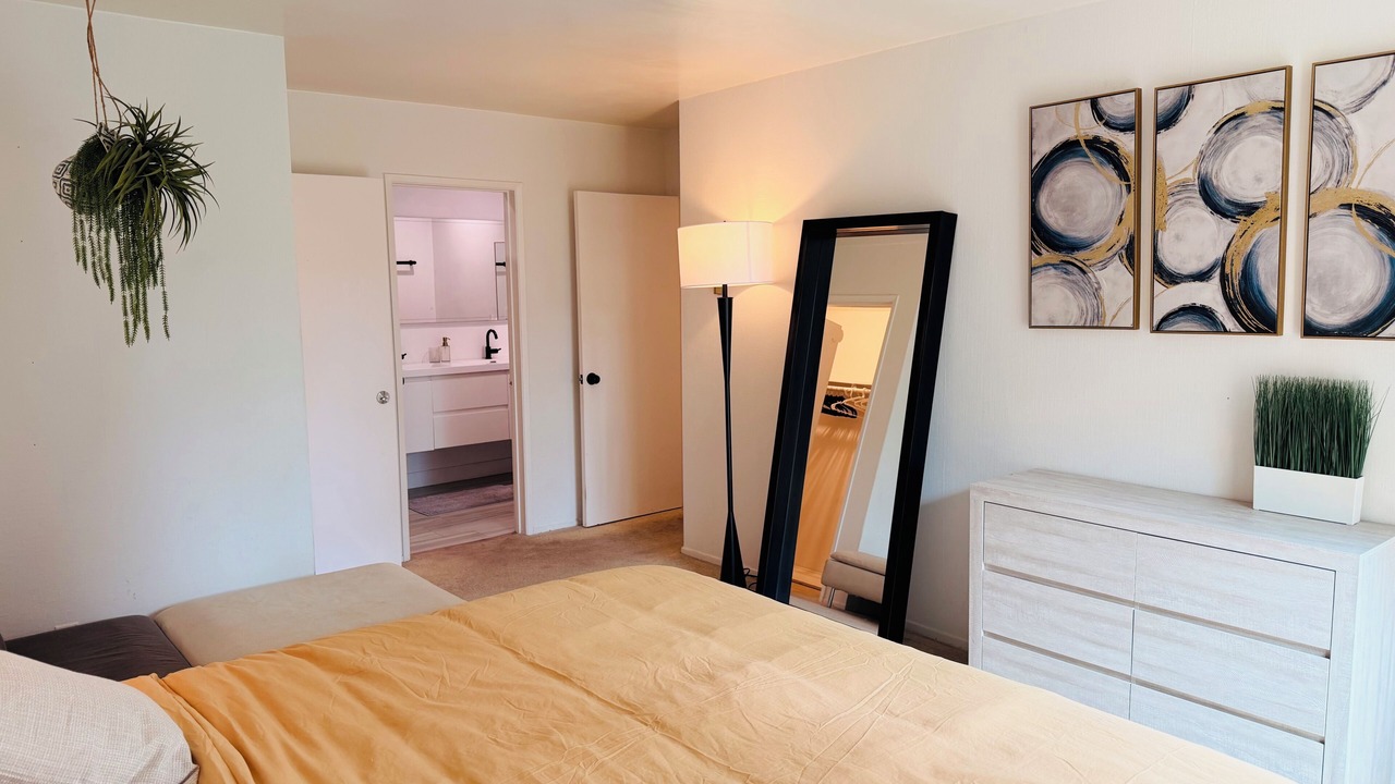 Photo of Bedroom in Fox Hills