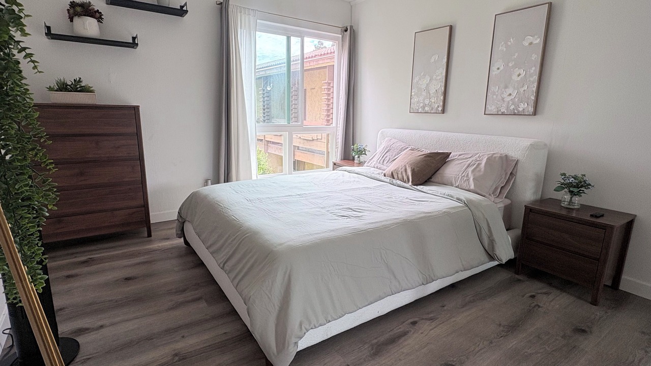 Photo of Bedroom in Fox Hills