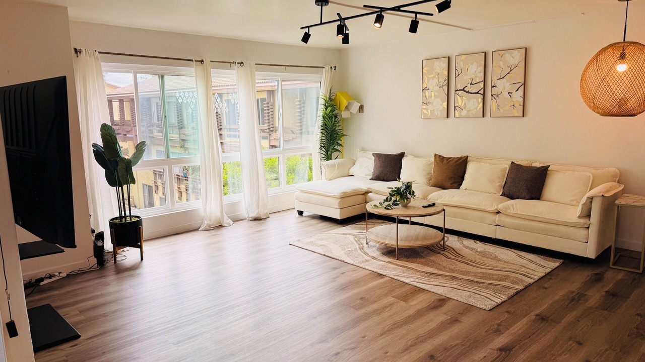 Photo of Livingroom in Fox Hills