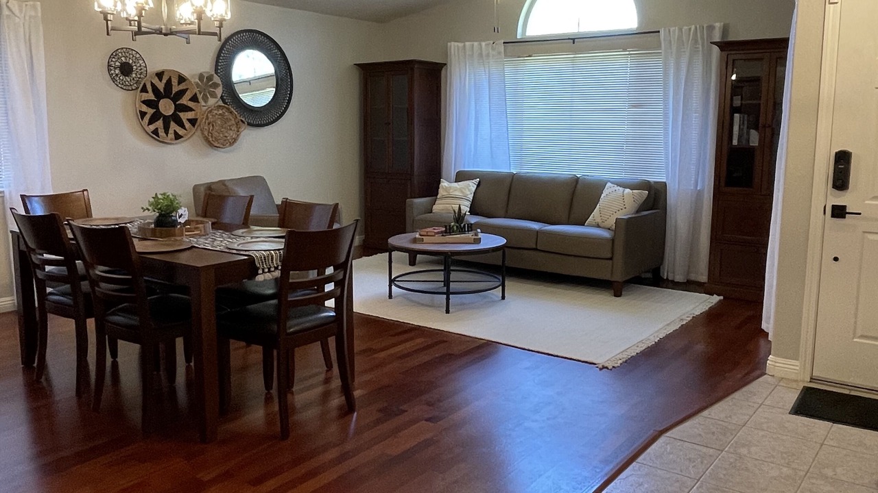 Photo of Livingroom in Chico