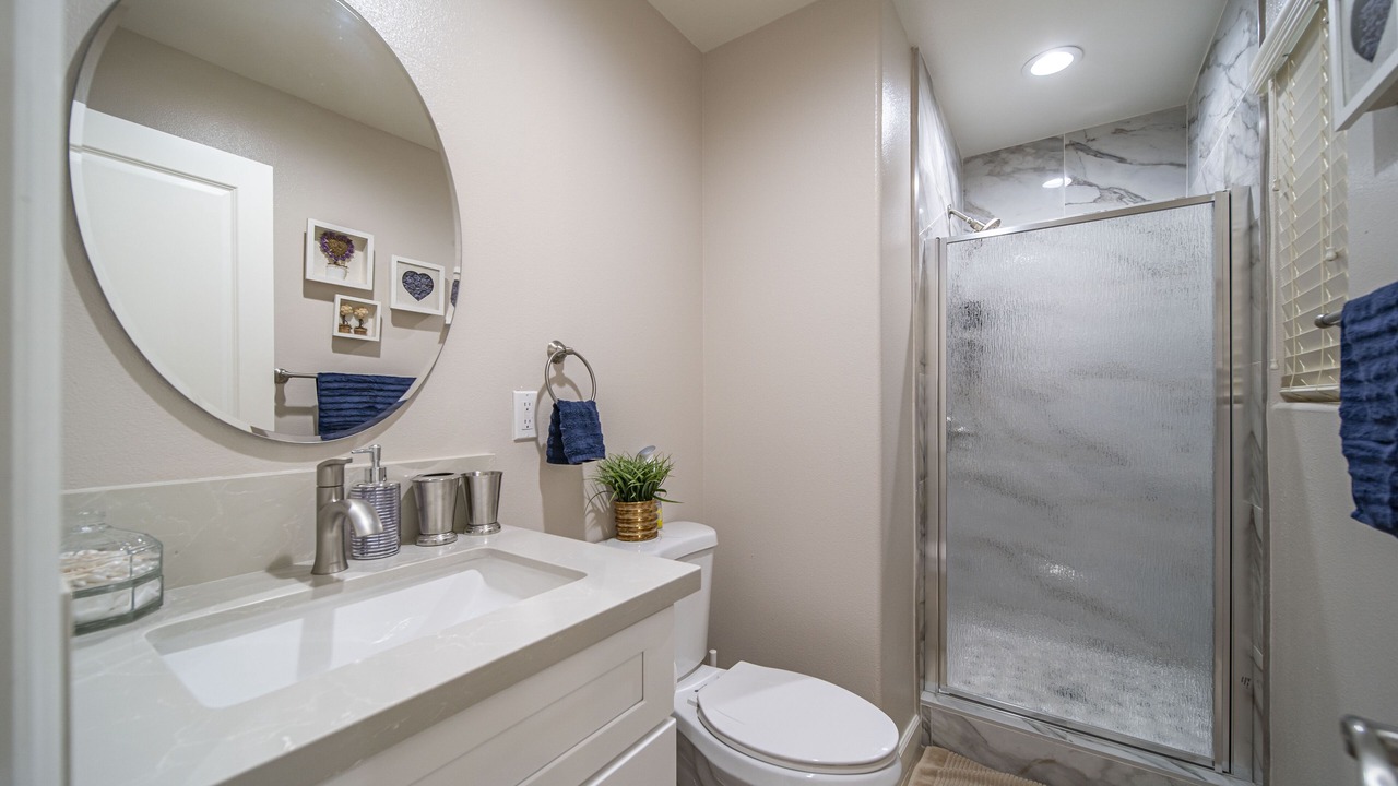 Photo of Bathroom in Midway City