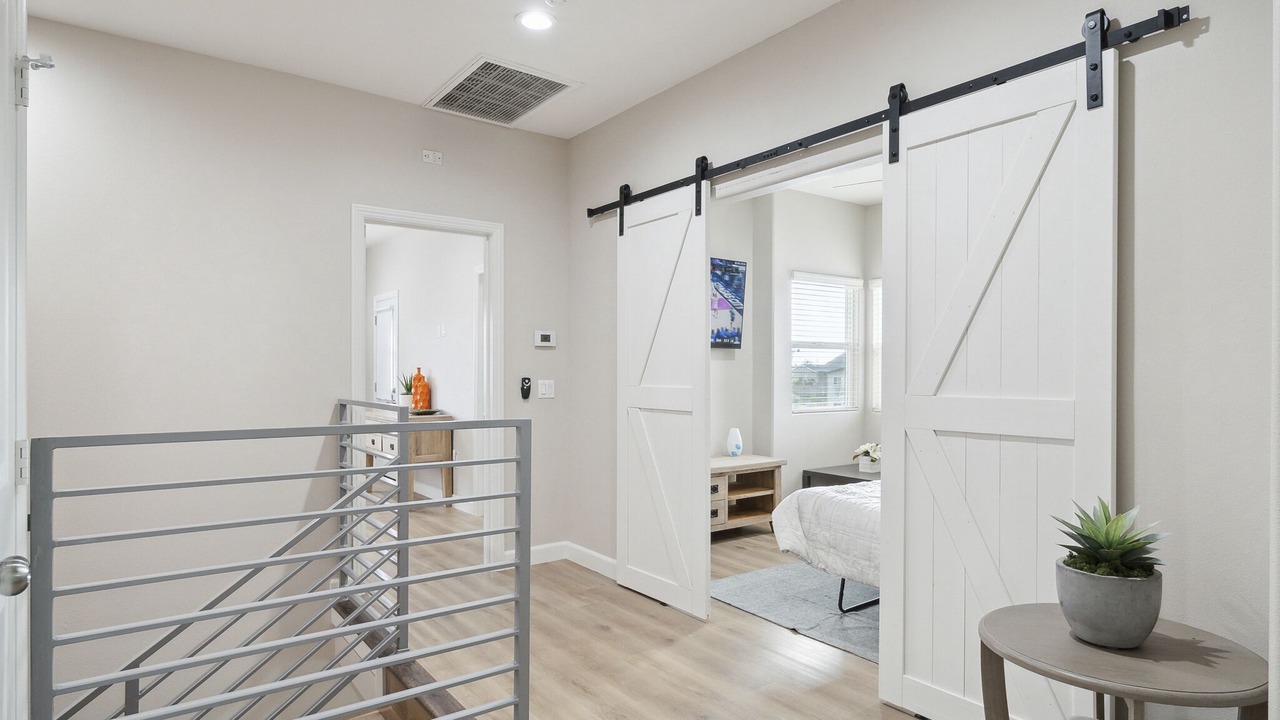 Photo of Bedroom in Midway City