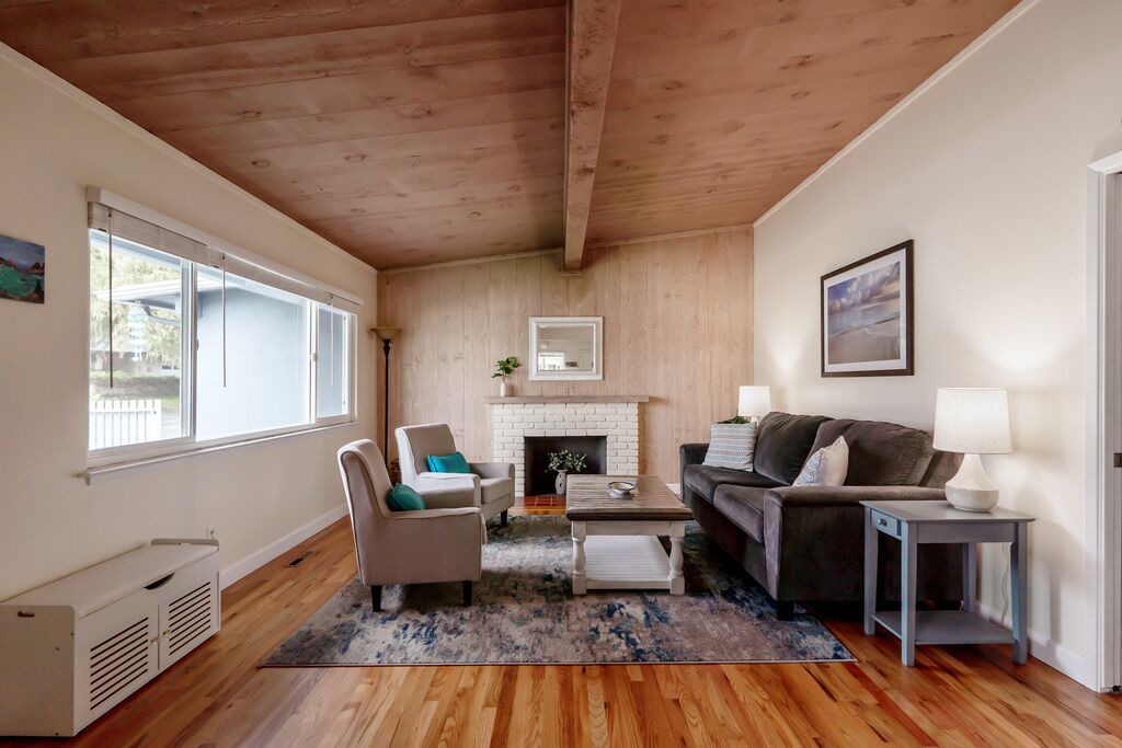 Photo of Livingroom in Pacific Grove