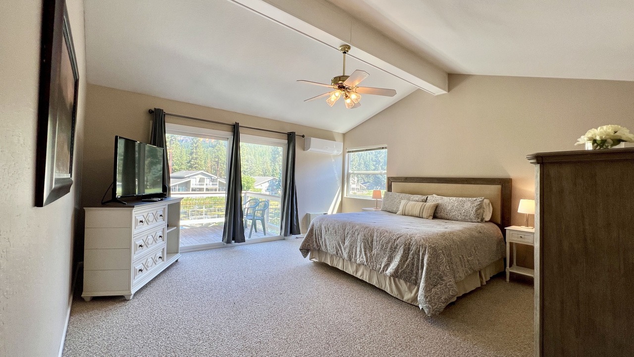 Photo of Bedroom in Plumas Eureka Estates