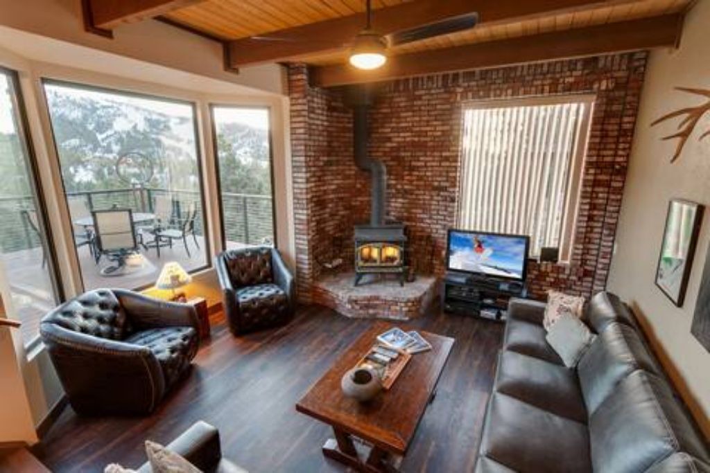 Photo of Livingroom in Upper Moonridge