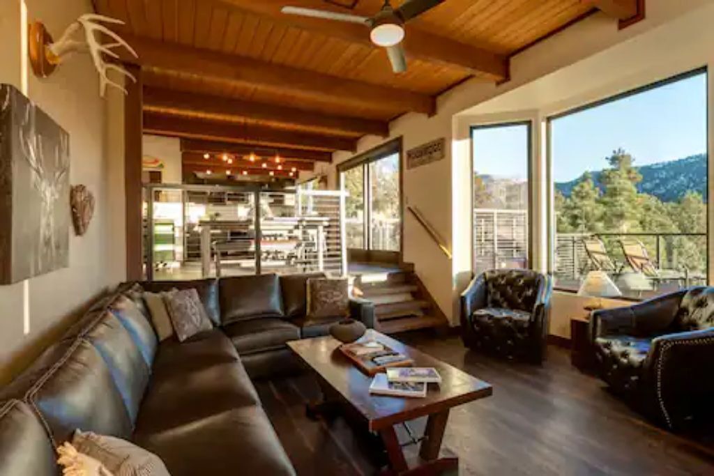 Photo of Livingroom in Upper Moonridge