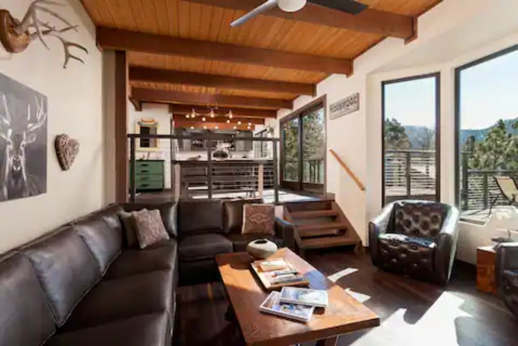 Photo of Livingroom in Upper Moonridge