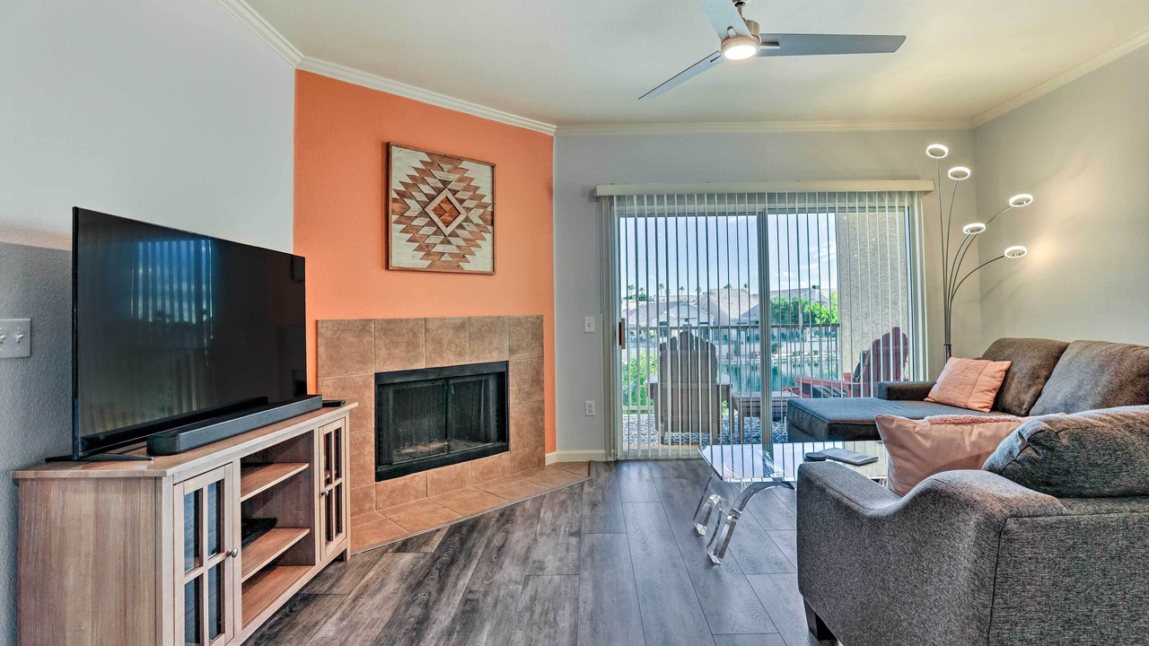 Photo of Livingroom in Foothills