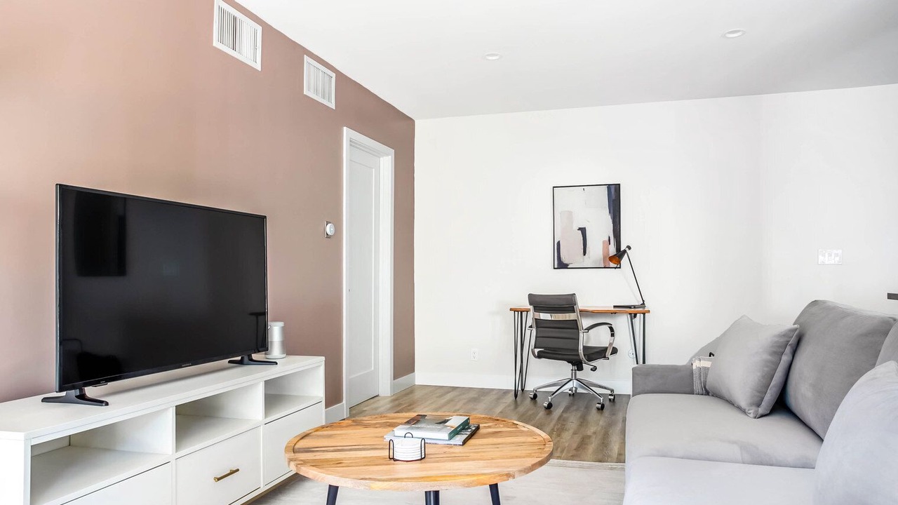 Photo of Livingroom in Encino