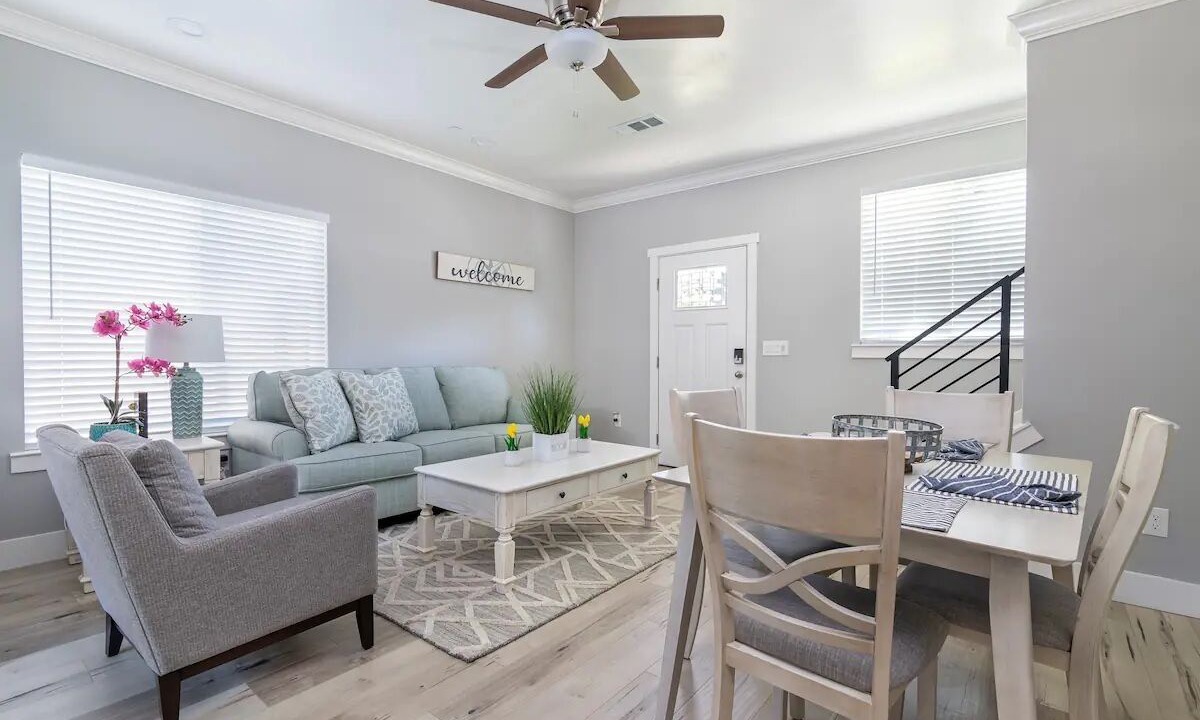 Photo of Livingroom in Sacramento