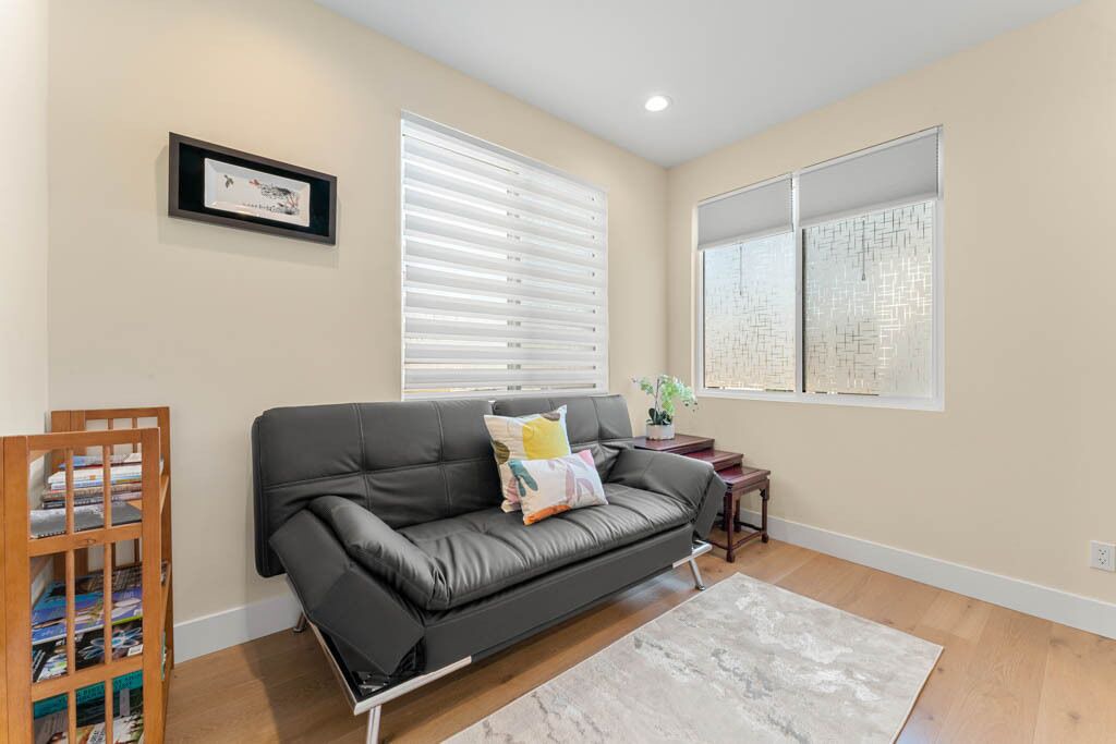 Photo of Livingroom in Old Mountain View