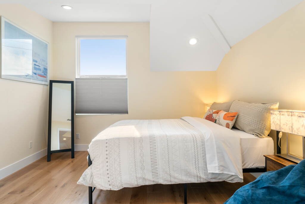 Photo of Bedroom in Old Mountain View