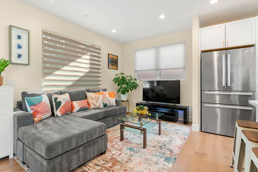 Photo of Livingroom in Old Mountain View