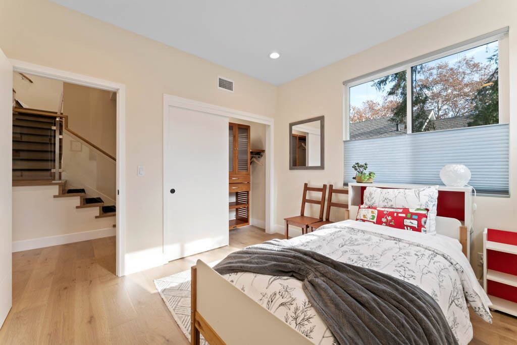 Photo of Bedroom in Old Mountain View