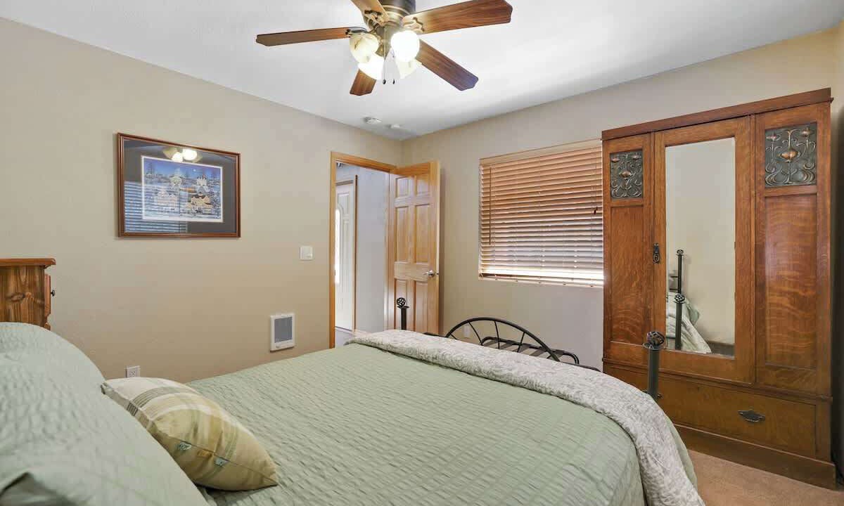 Photo of Bedroom in Sierra Cedars