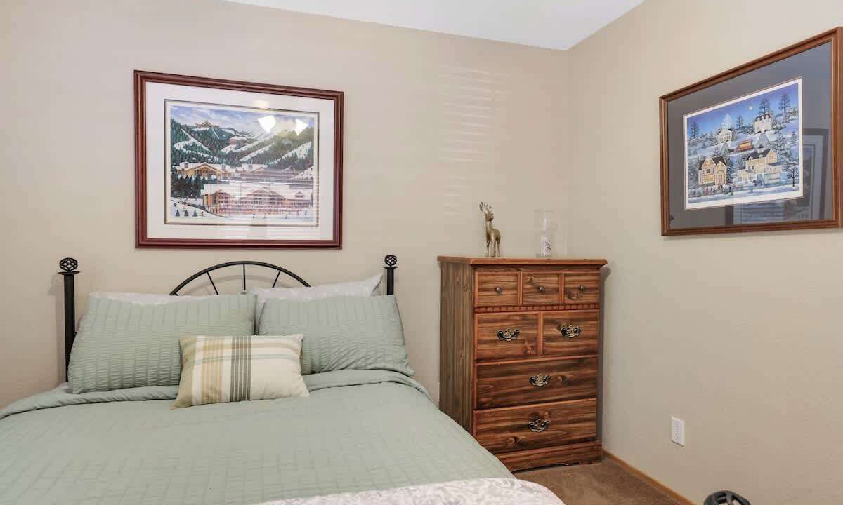Photo of Bedroom in Sierra Cedars