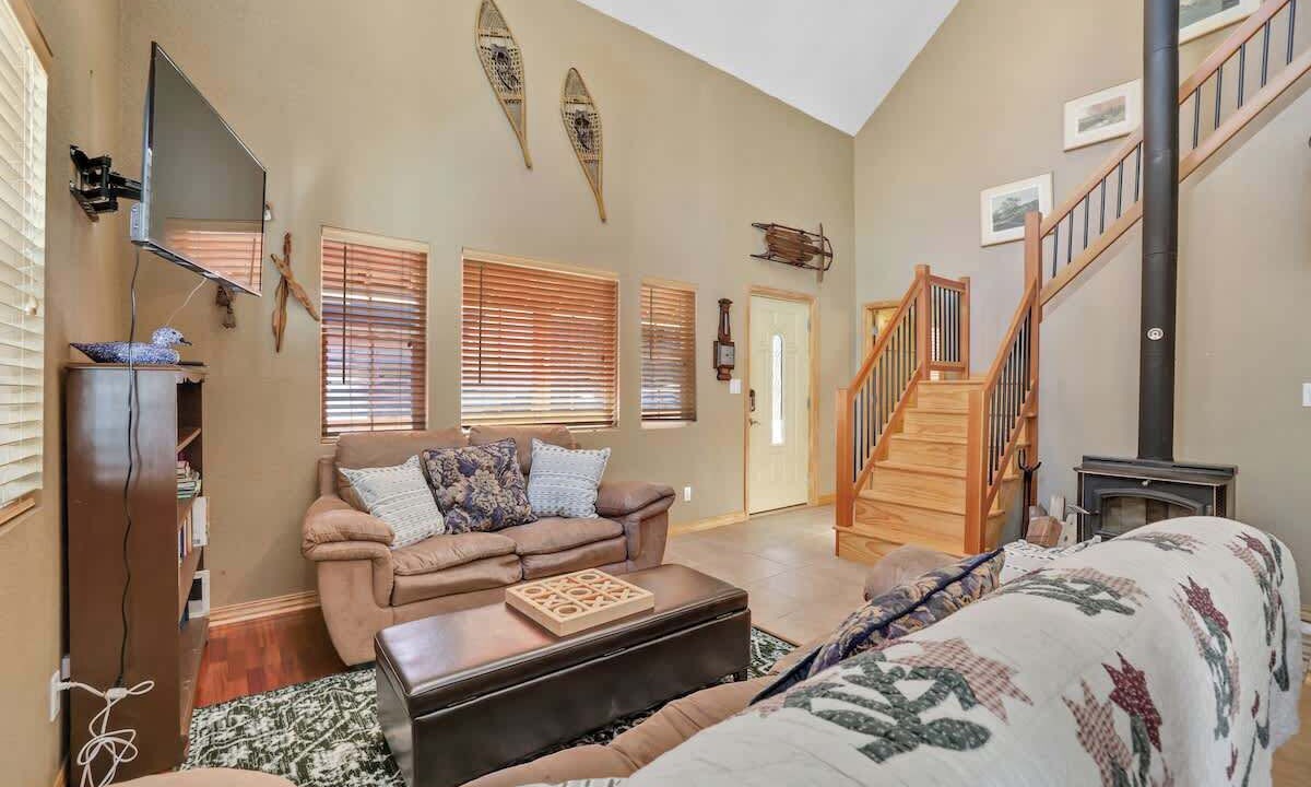 Photo of Livingroom in Sierra Cedars