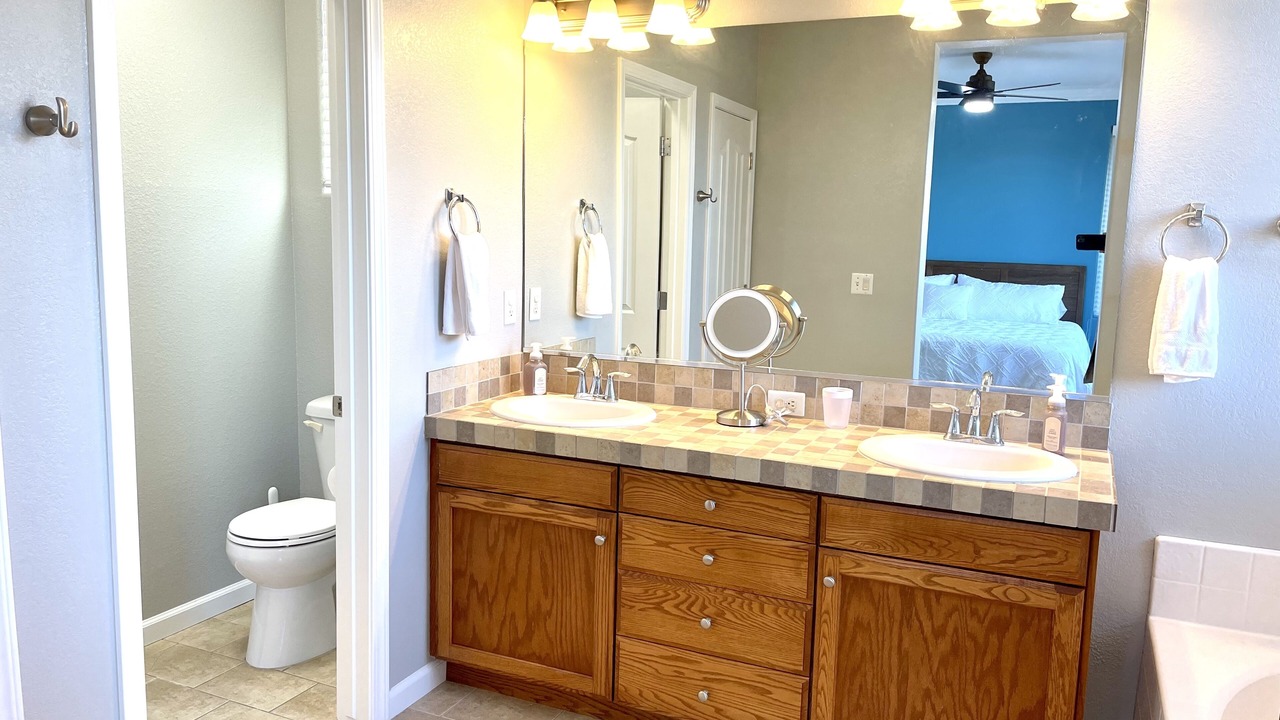 Photo of Bathroom in Raisin