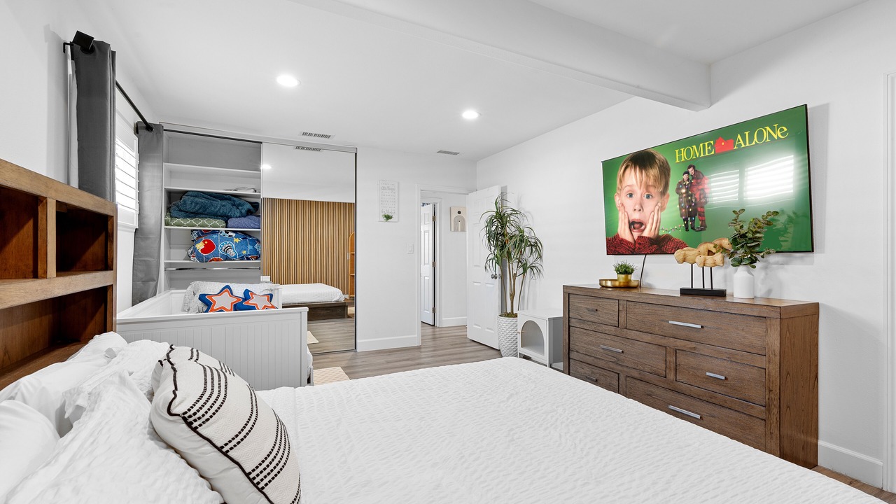 Photo of Bedroom in Midway City