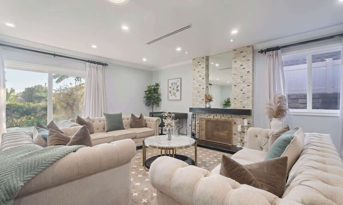 Photo of Livingroom in Northridge