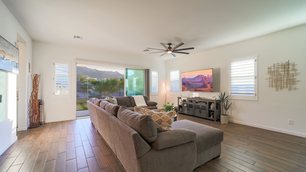 Photo of Livingroom in South Mountain