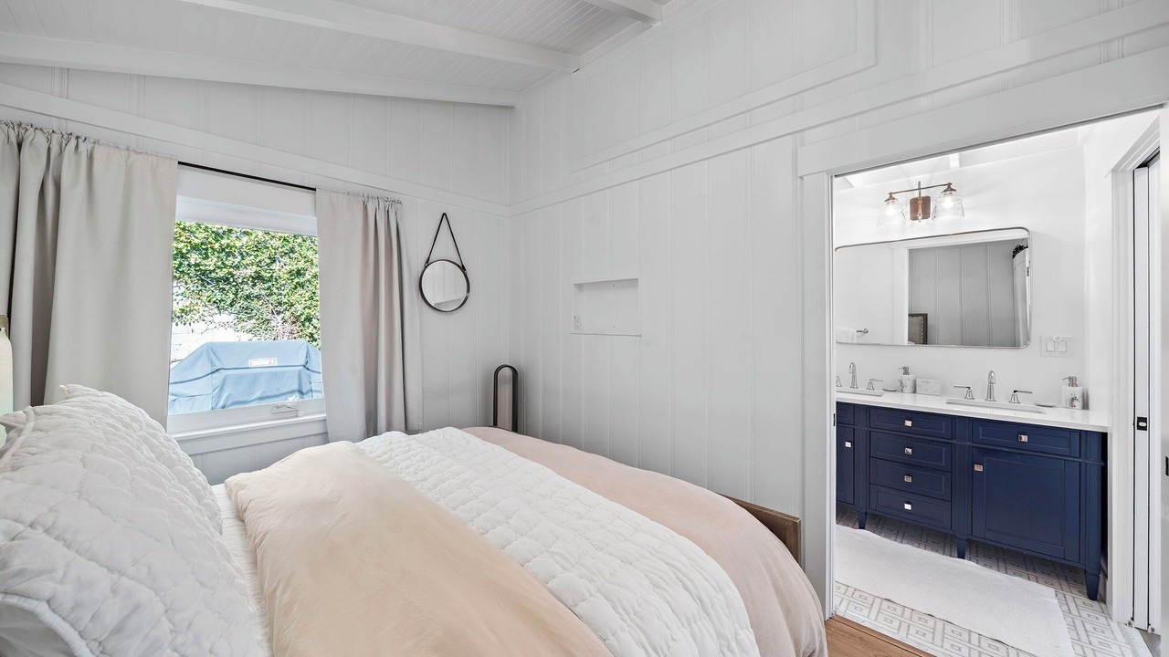 Photo of Bedroom in Laguna Beach
